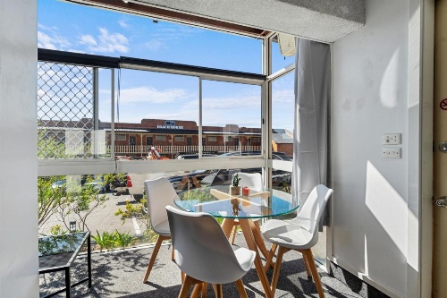 Coach House Launceston image 26